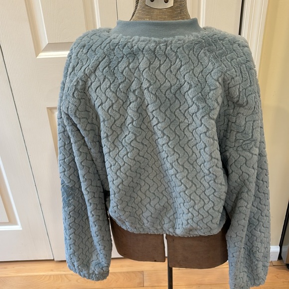 Crave Fame light blue soft fleece 2 piece jogger pants and crop jacket set - Picture 9 of 15